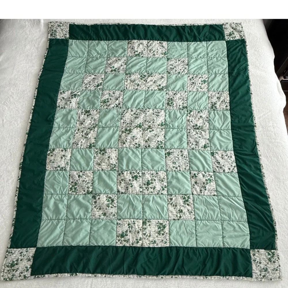 Vintage 80s Green Patchwork Quilt Throw‎ 55x66 Cottage Farmhouse